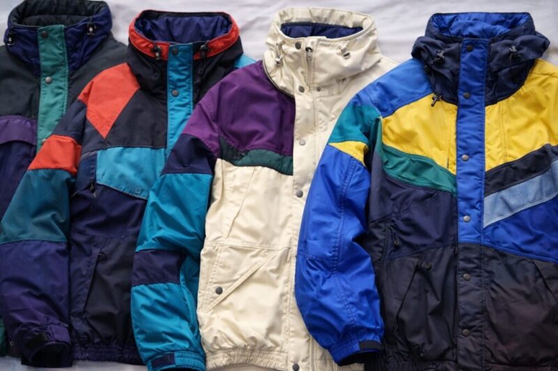 90年代らしいレトロカラーと切り替えが映えるスキージャケットの比較イメージ