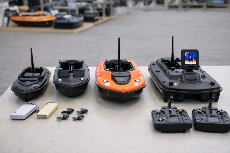 予備部品や仕様の違いを比較しやすいラジコンボート売り場のイメージ