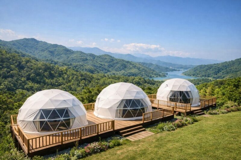 関東で夏に選びやすい高原の大型ドーム型グランピング施設