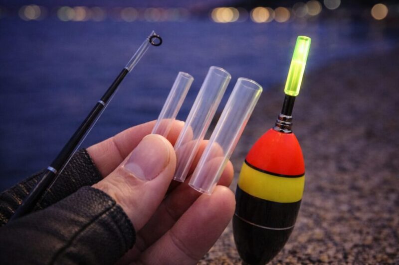 釣り用ケミカルライトのチューブ径の違いを比較した画像