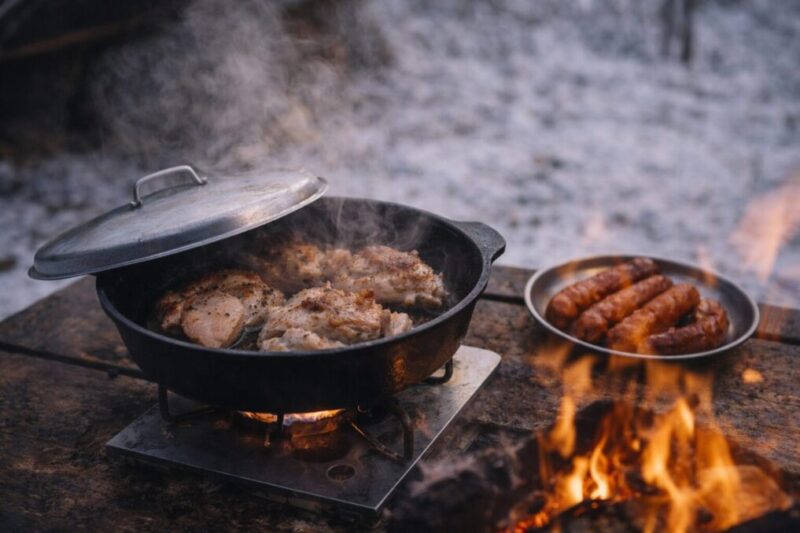 包丁なしで肉を焼いてほったらかし調理する冬キャンプのイメージ