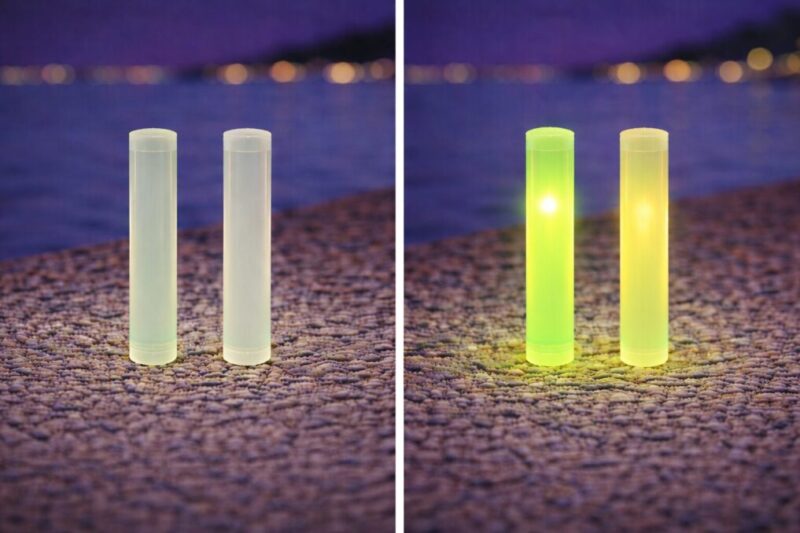 未使用と使用後のケミカルライトを並べた比較イメージ