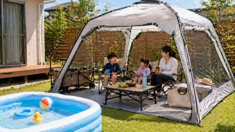 テントタイプの日除けを庭プール横に設置して休憩スペースを作った例