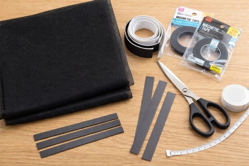 100均材料を中心にそろえた車中泊用網戸DIYの材料一覧