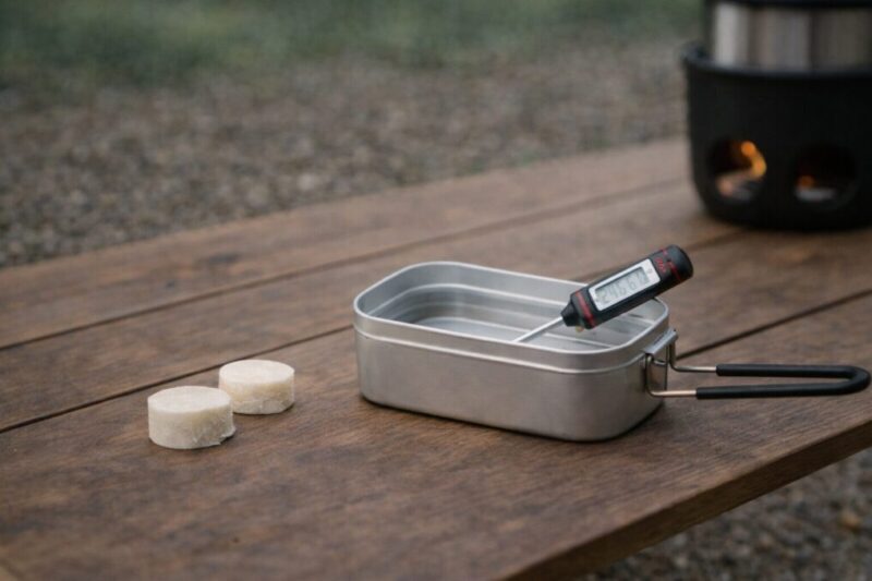 固形燃料は燃焼時間や火力差が出やすいことを示すイメージ。