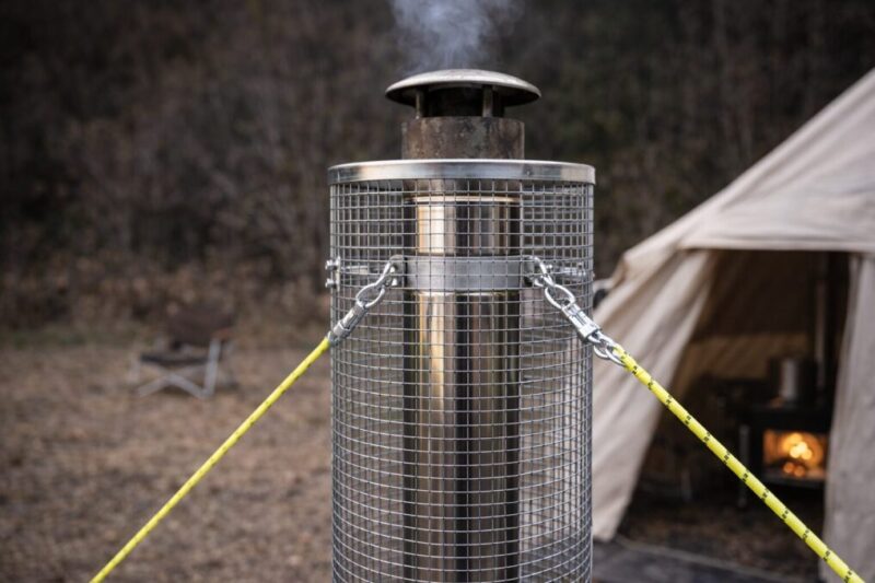 煙突ガードで接触事故を防ぐための設置イメージ